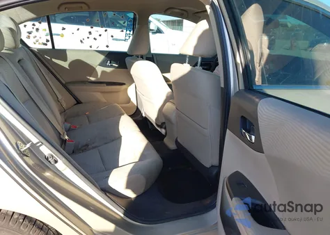 2017 Honda Accord Lx z USA, uszkodzony, nr VIN 1HGCR2F30HA139374